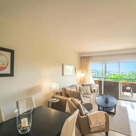 Cozy 2 Bedroom With Stunning Sea Views Apartment *