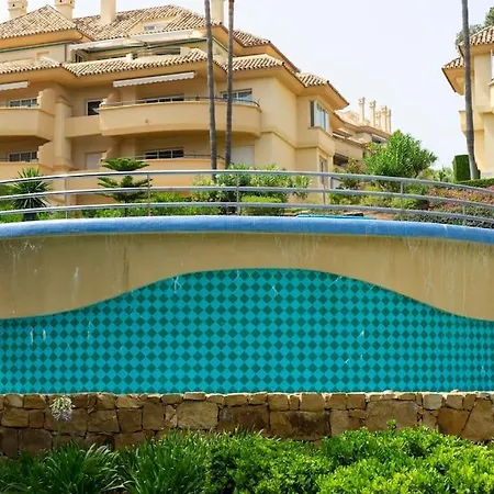 Cozy 2 Bedroom With Stunning Sea Views *