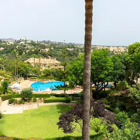 Cozy 2 Bedroom With Stunning Sea Views *