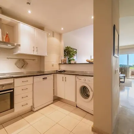 Apartment Cozy 2 Bedroom With Stunning Sea Views Marbella